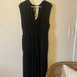 Stretchy Black V-Neck jumpsuit